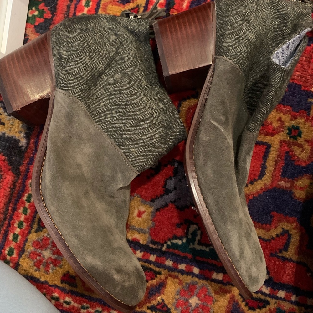 TOMS olive bootie - Picture 2 of 2